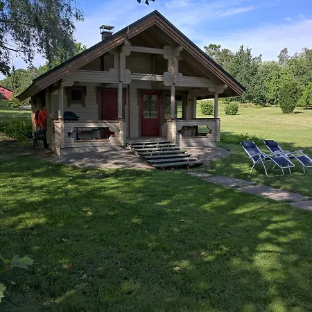 Paeivaekulma Lomamökit *